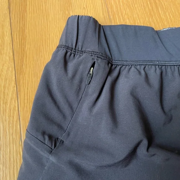 Lululemon Two With One Mid-Rise Short - Reversible - Picture 3 of 8